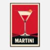 Cóctel Martini en estilo modernista con fondo rojo y vaso en línea artística.