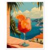 Refresco de cóctel con naranja y limón en un vaso alto, vista panorámica del mar y acantilados en una escena tropical y relajante.