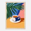 Taza de café con estilo moderno y minimalista, decorado con planta y colores vibrantes.