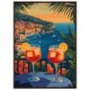 Brindis con dos glasses de cóctel en un balcón con vista al mar y pueblo costero en el atardecer.