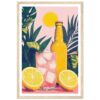 Refresco de limón con hielo y planta tropical en fondo rosa, estilo artístico digital.