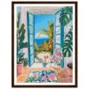 Puerta abierta hacia un balcón con vista al mar, rodeada de plantas tropicales y mobiliario colorido.