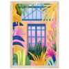 Ventana con marco de madera rodeada de plantas tropicales y flores coloridas.