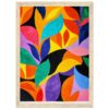 Colores vibrantes y formas abstractas en pintura moderna enmarcada de madera.