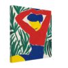 Colorida ilustración de arte digital con figura femenina y fondo de hojas tropicales, estilo moderno y vibrante.